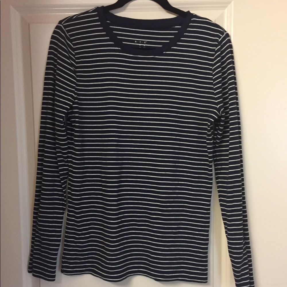 Very soft navy and white stripped longsleeve shirt